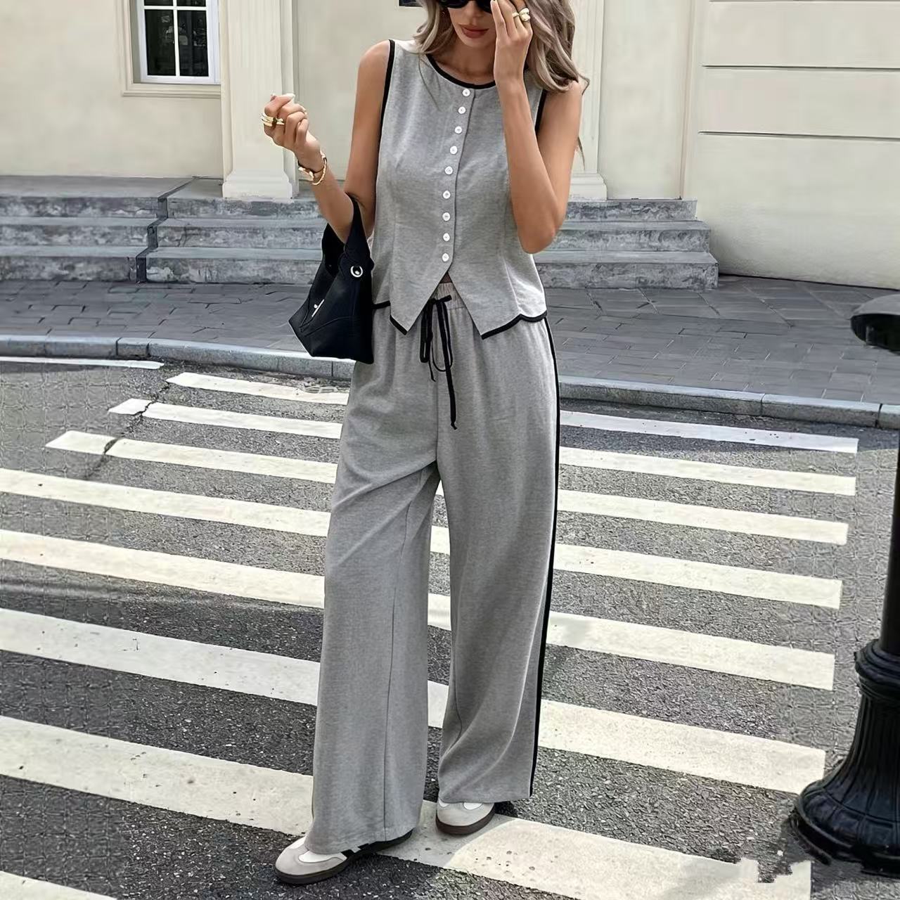 Vest and drawstring pants set